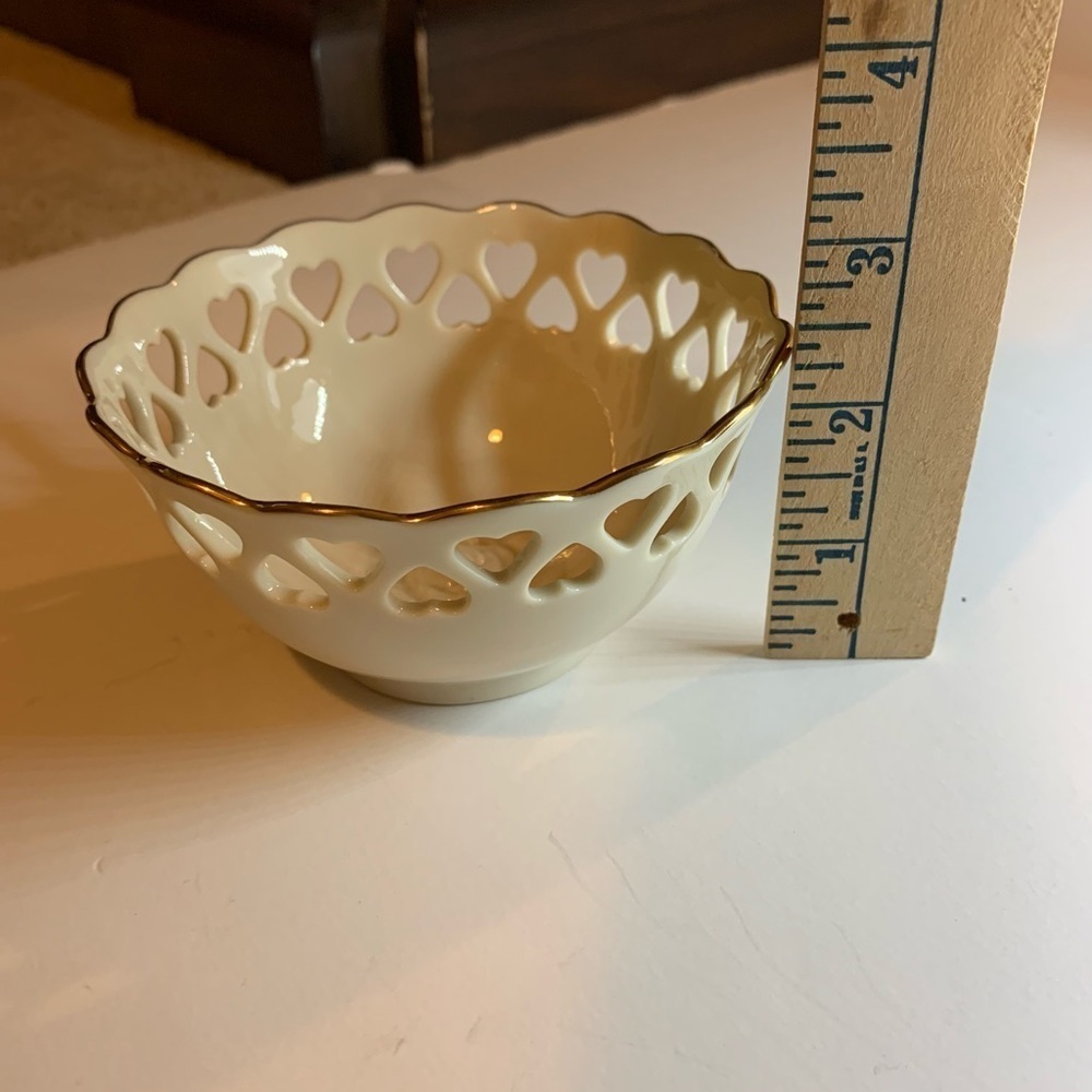 Lenox Hearts Collection Footed Small 24K Gold Trim Bowl - Picture 6 of 13
